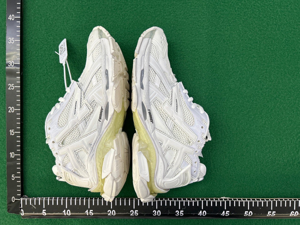 BALENCIAGA RUNNER 7.0 -3
