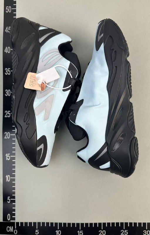 yeezy 700 -2