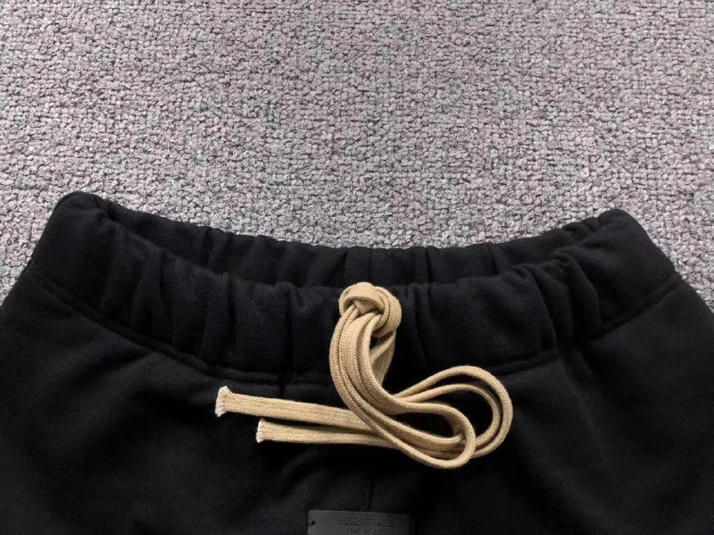 Pantalones cortos FOG essentials -3