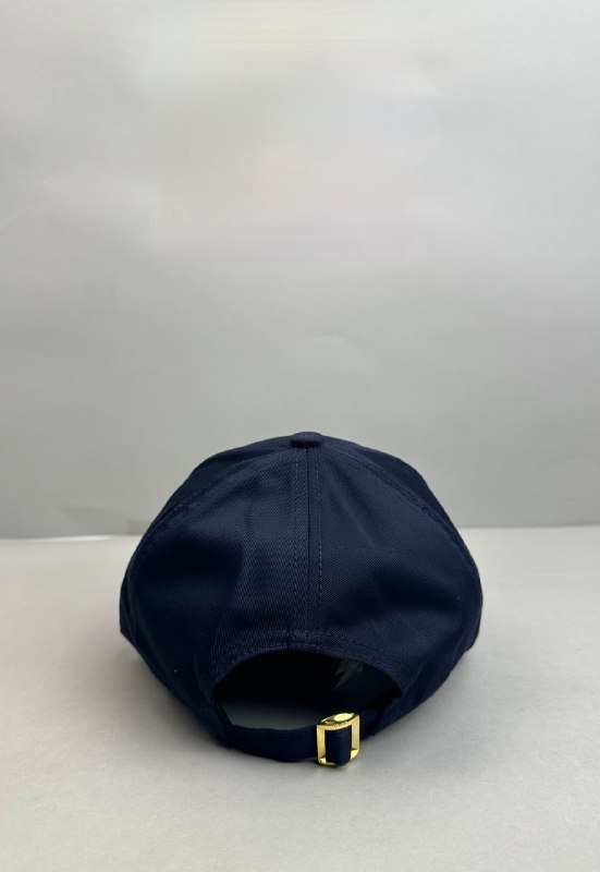 Celine hat -3