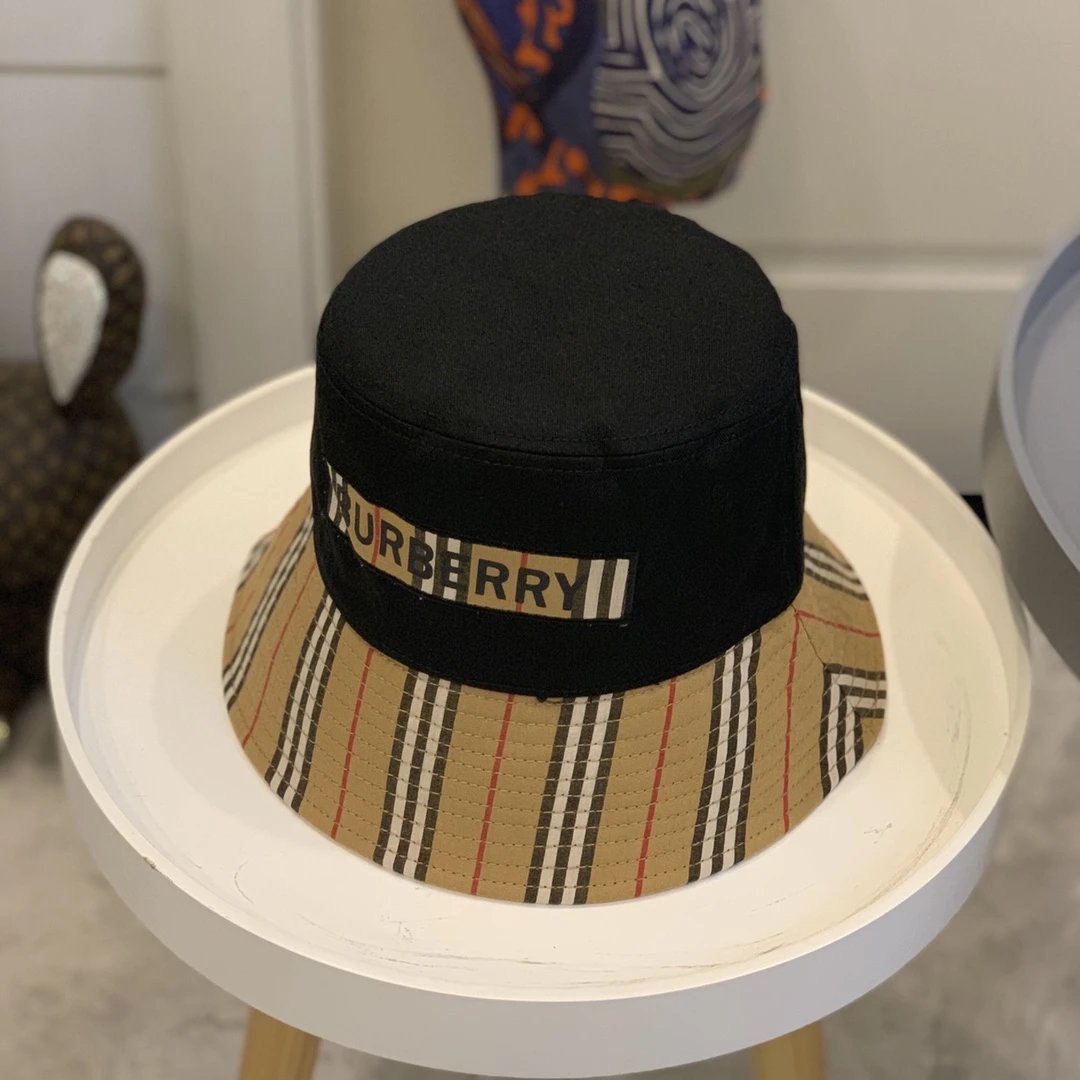 Burberry bucket hat -2