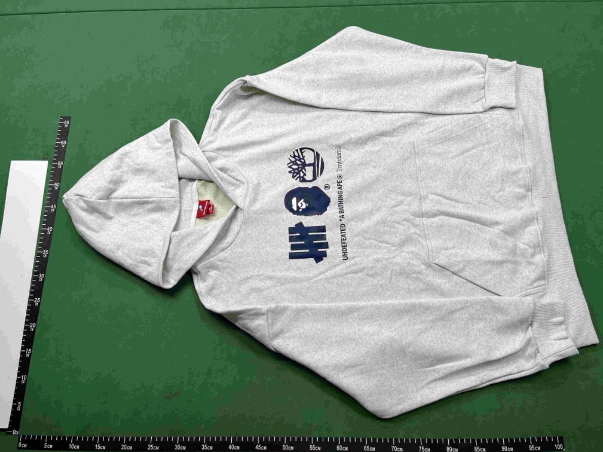 BAPE sweatshirt                                                                    -3