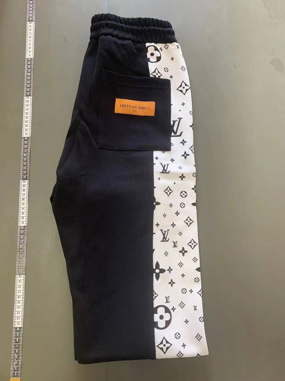  LV Sweatpants -3