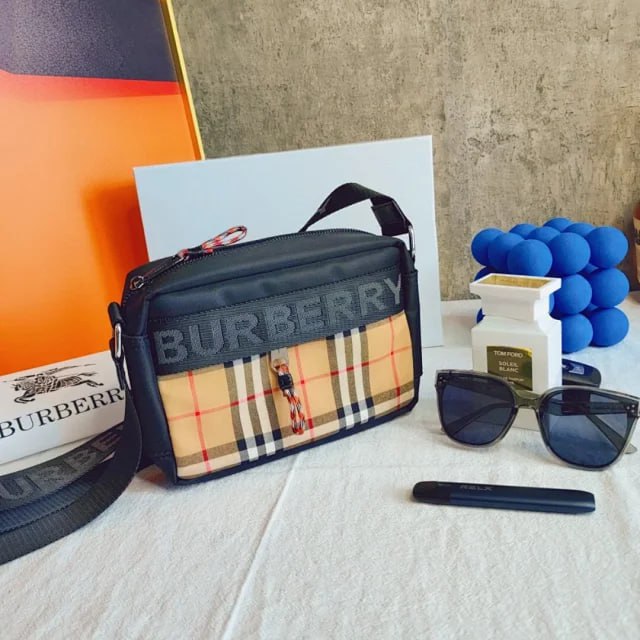  Burberry Bag -2