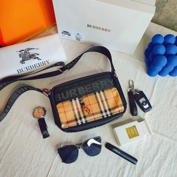  Burberry Bag -4