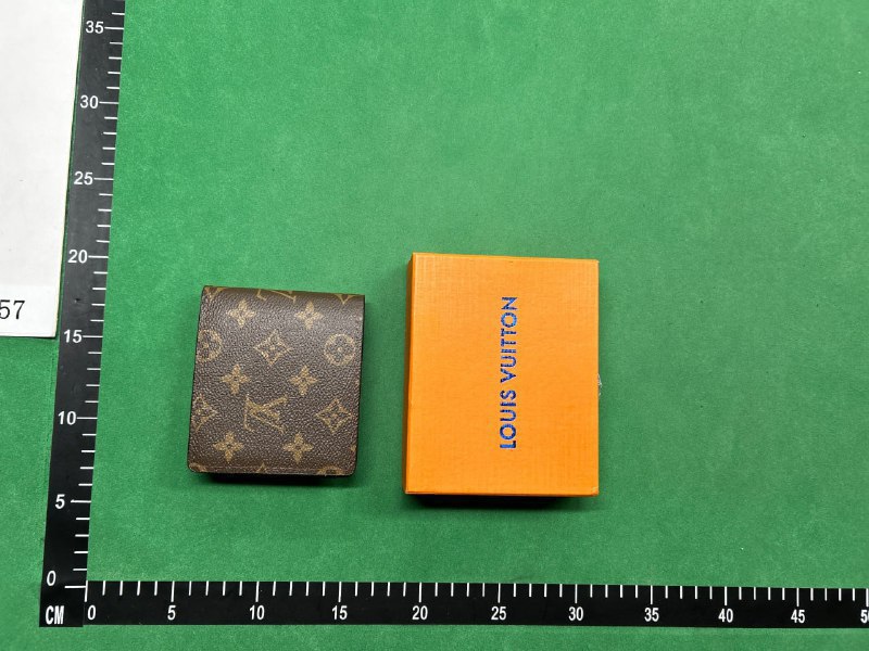  Louis Vuitton /Gucci wallet  -4