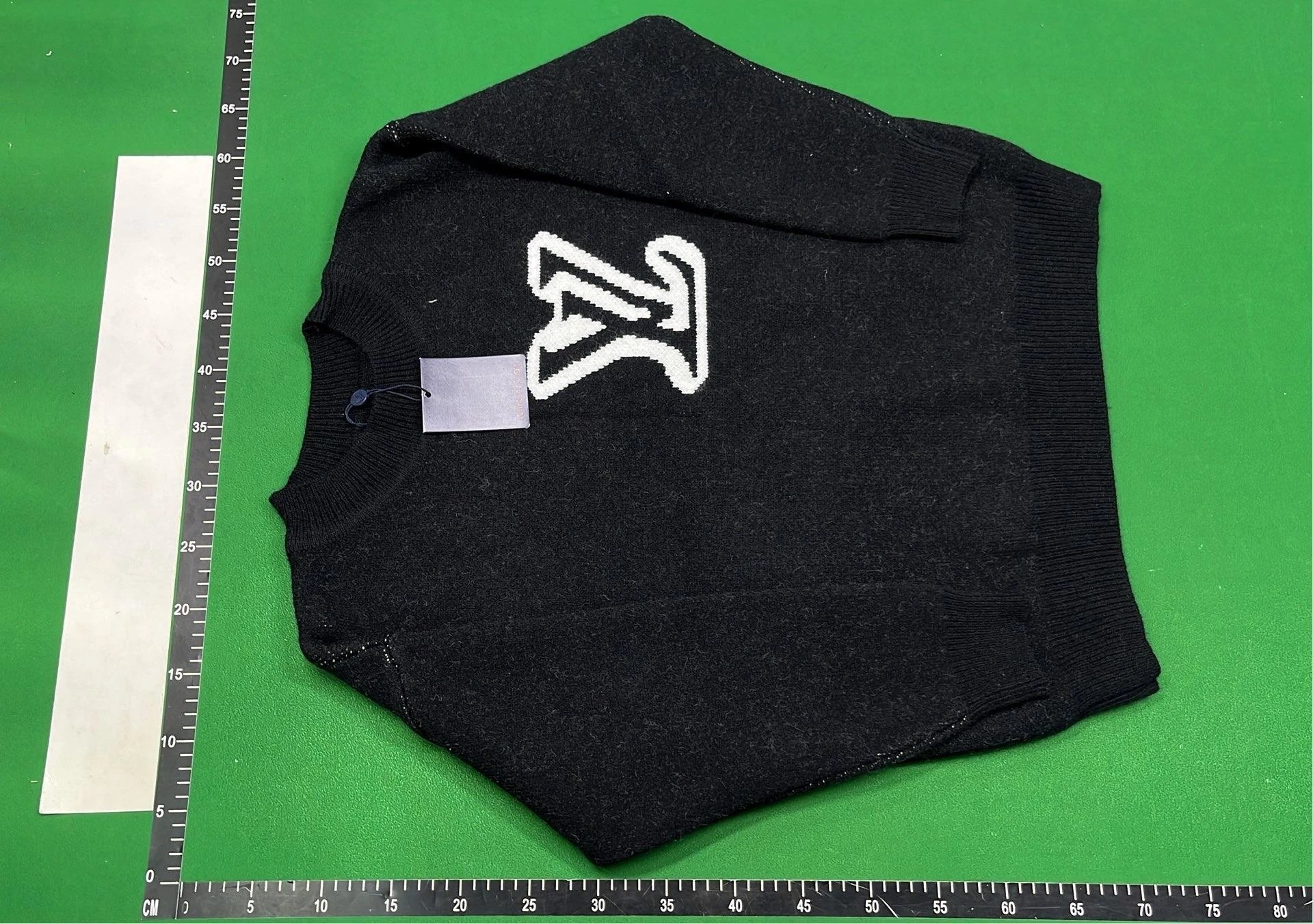 LV sweater (10 + styles) -4
