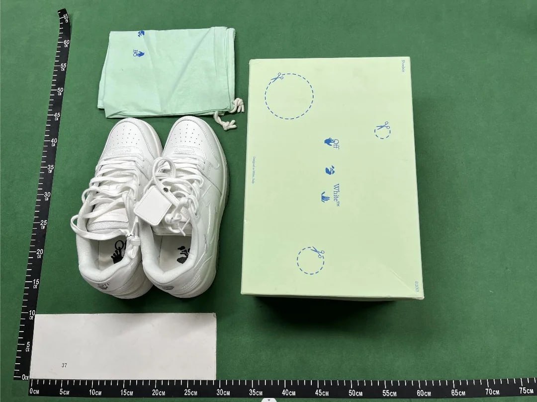  White Out Of Office -4