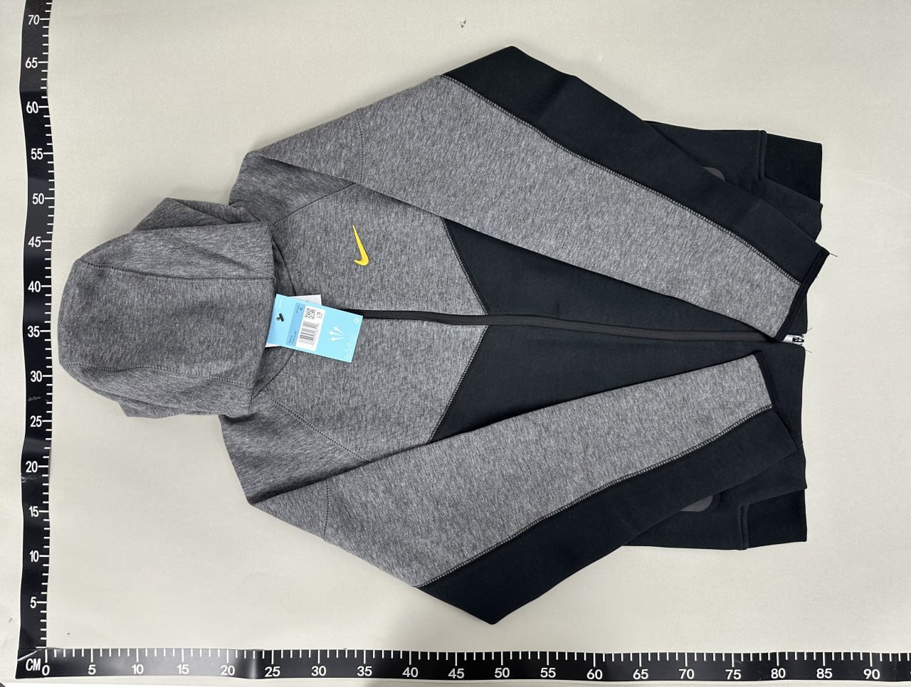 Nike suit1 -2