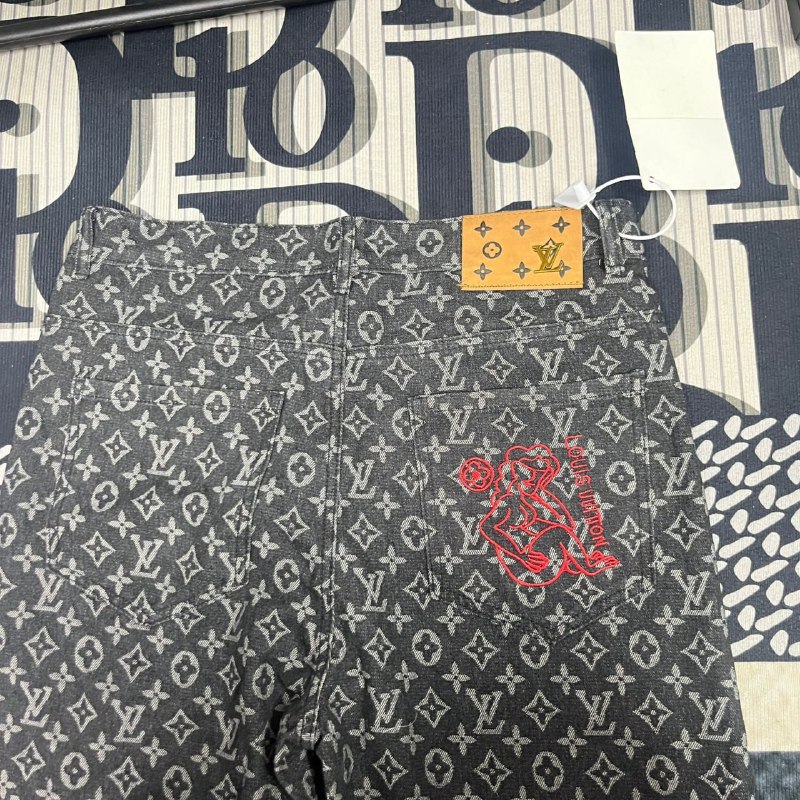   LV Golden Classic Jeans -3