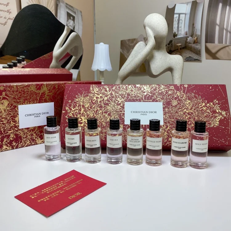 Dior Collection Fragrance Sample Set 8 Pieces