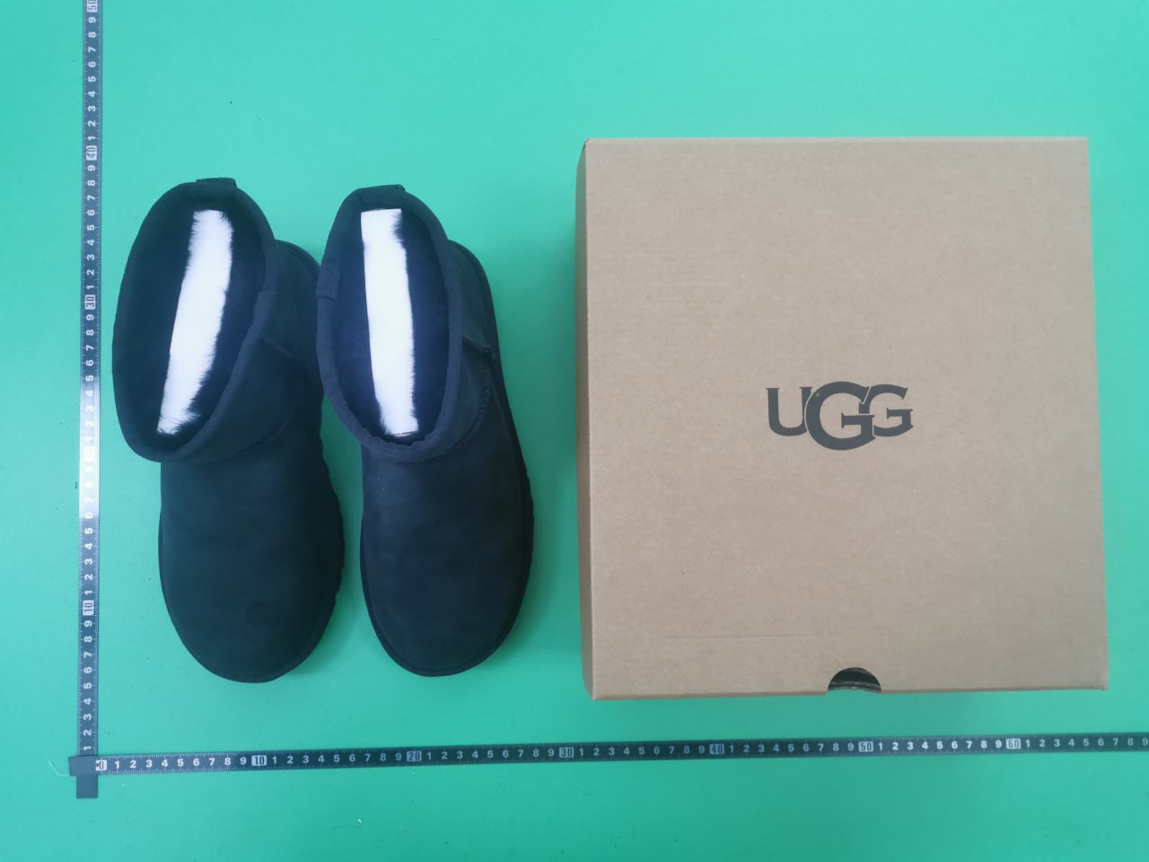 UGG -2