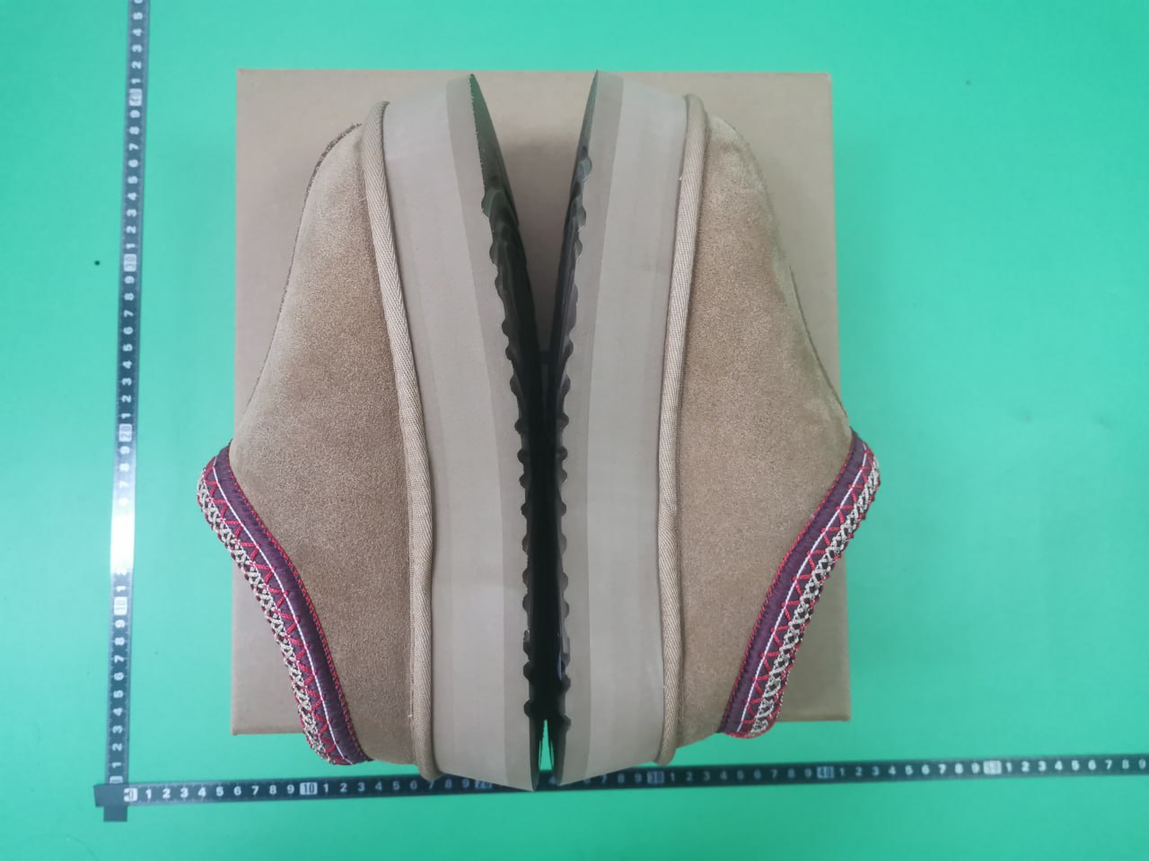 UGG -4