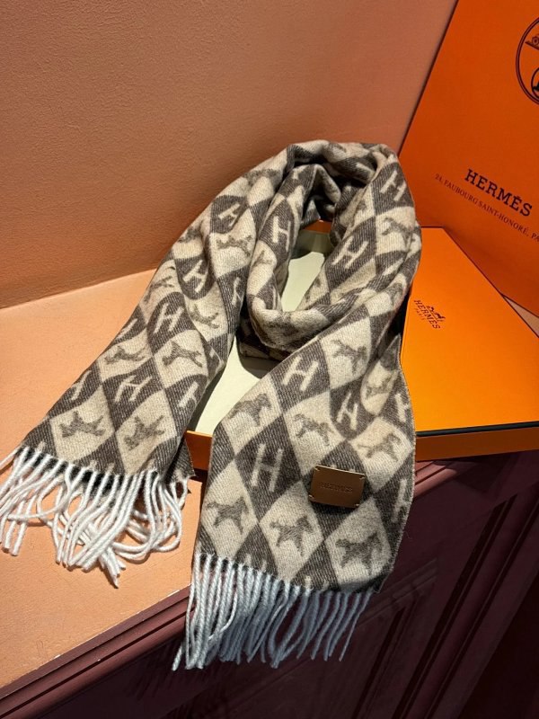Chanel scarf -2