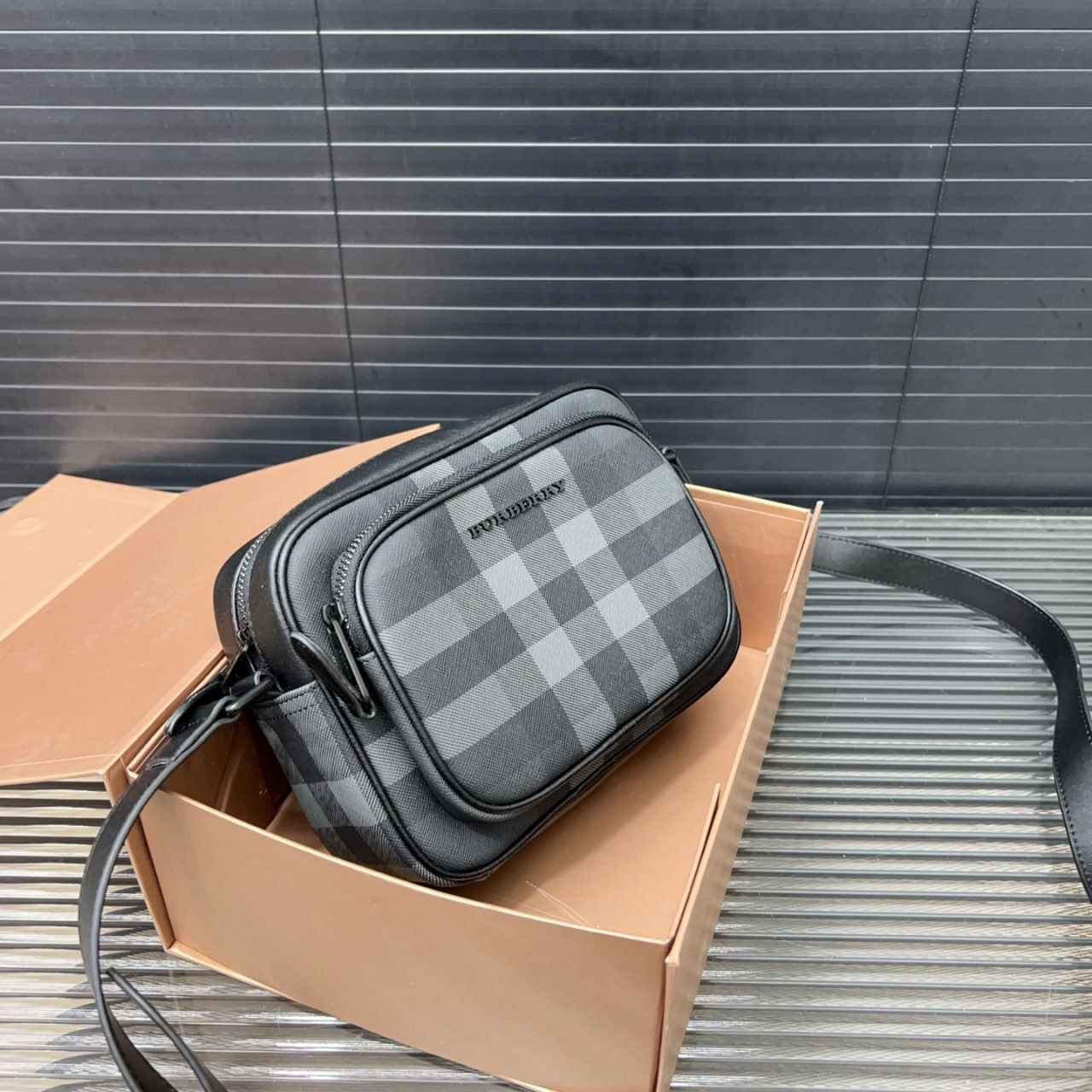 Burberry Backpack bags camera bags -4