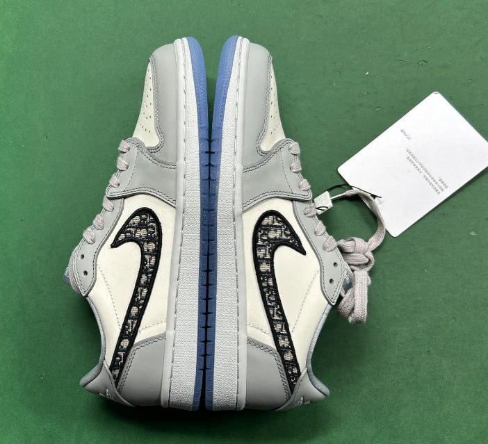 Dior x Air Jordan 1 Low -3