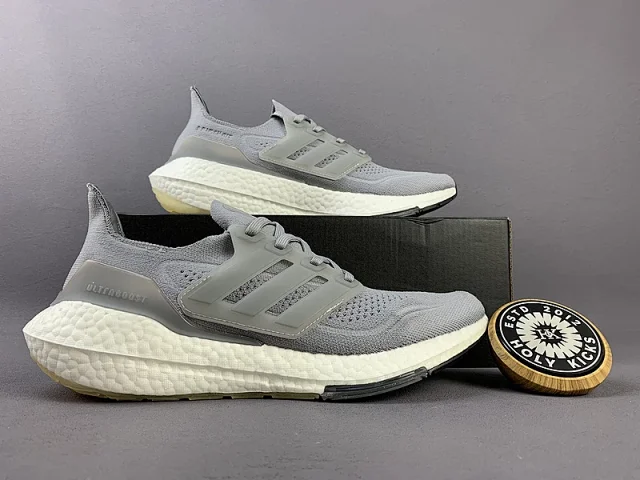 ADIDAD ULTRA BOOST