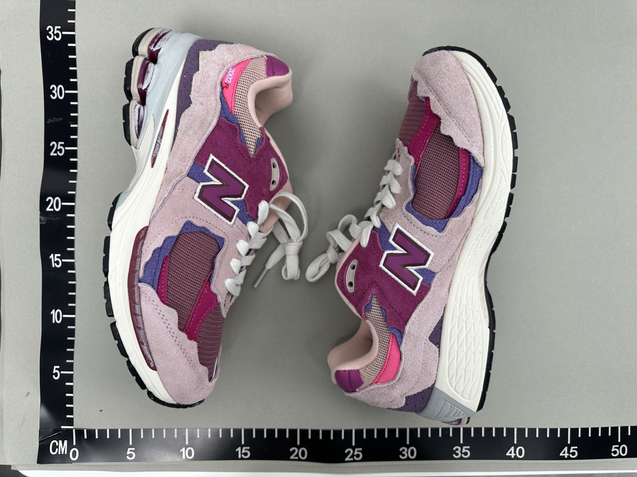 New Balance 2002R1 -3