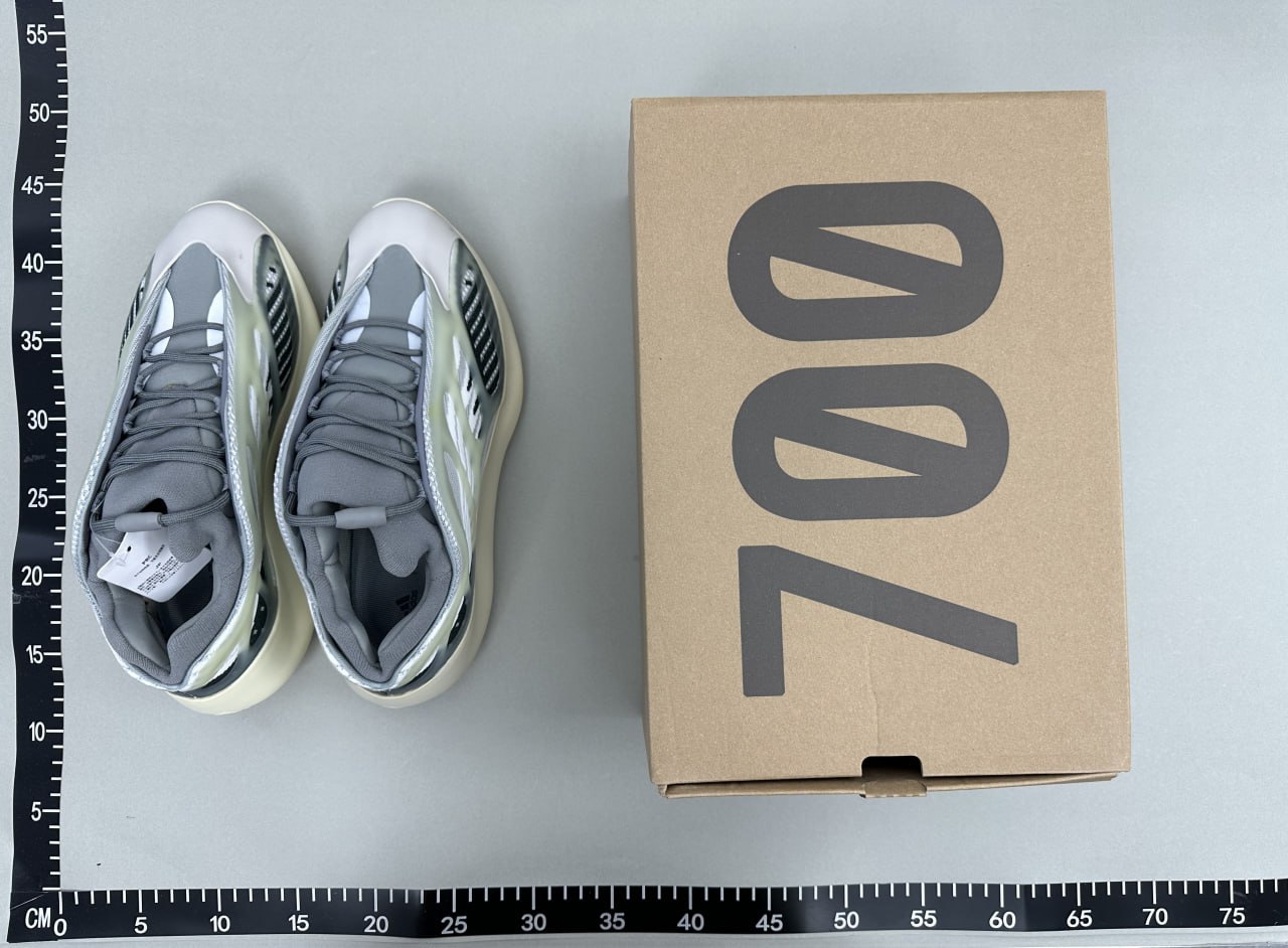Adidas Yeezy 700 -2