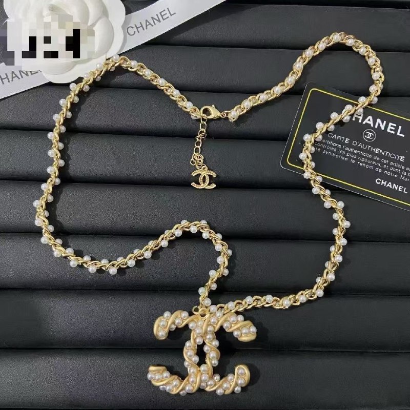 Chanel Pearl CC Logo Necklace -4
