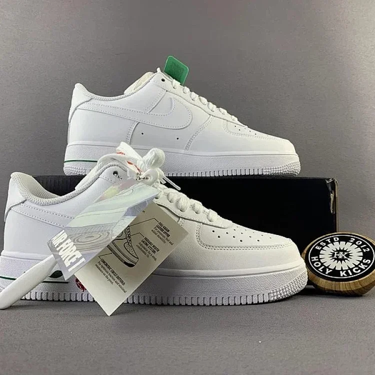 NIKE AIR FORCE 1'07 LV8