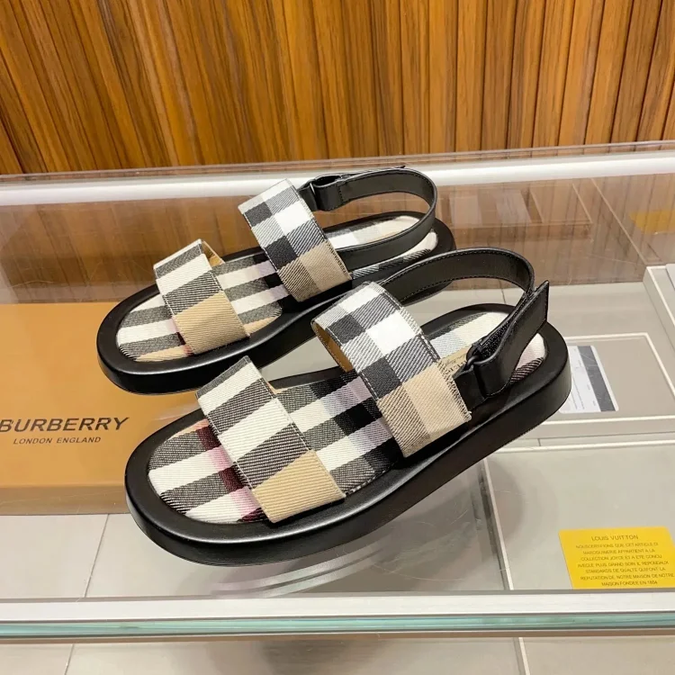 Burberry quality slippersshoes