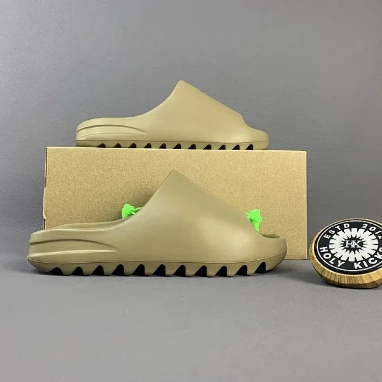 KANYE WEST X YEEZY SLIDE -3