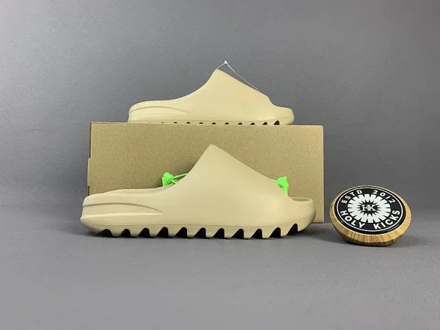 KANYE WEST X YEEZY SLIDE -2