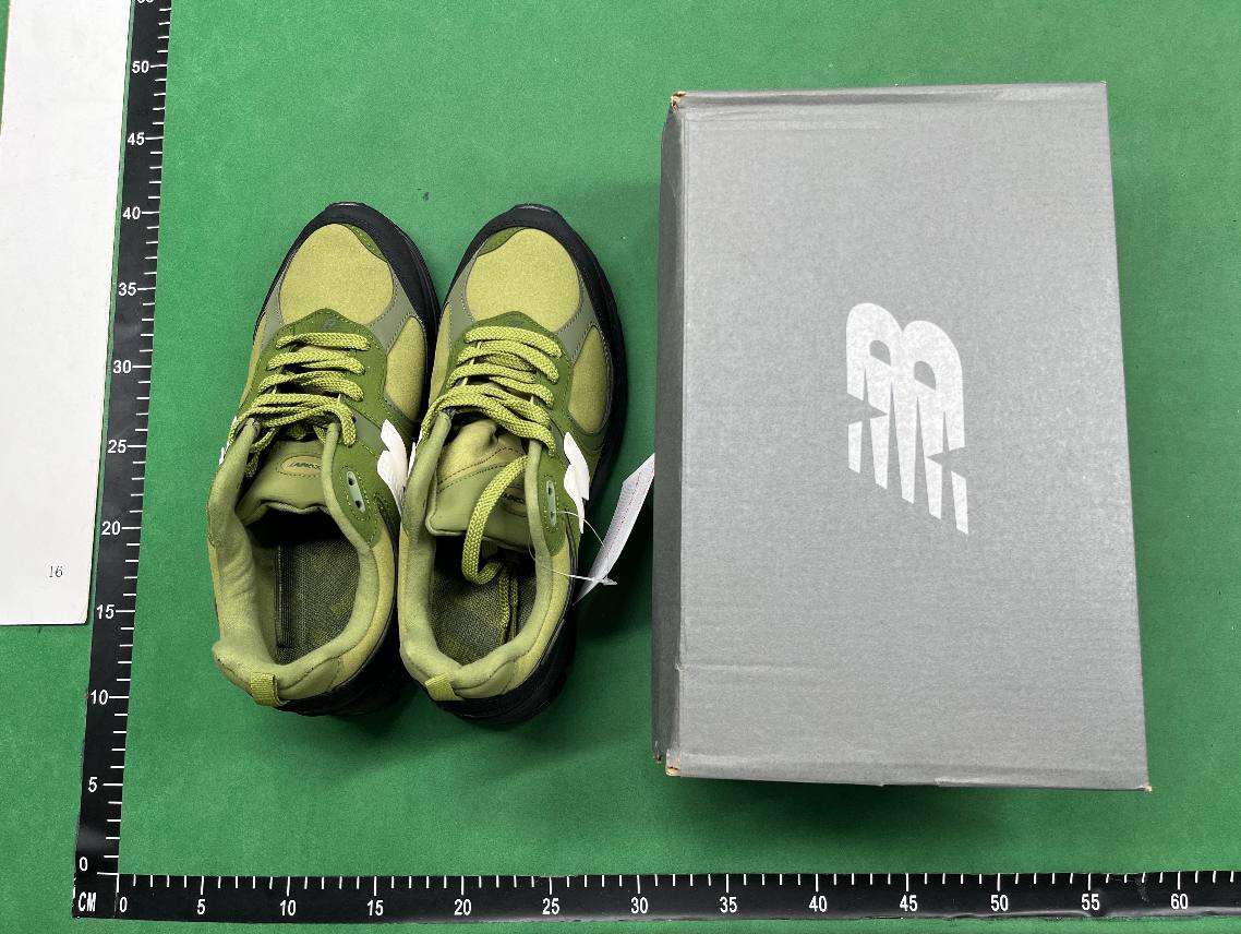 New balance NB2002R （30+style -4
