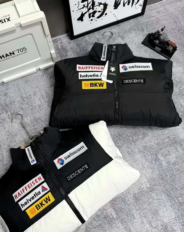  Descente Ski Jacket