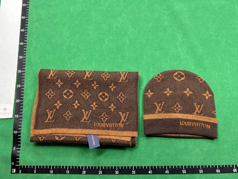   Louis Vuitton Scarf -2