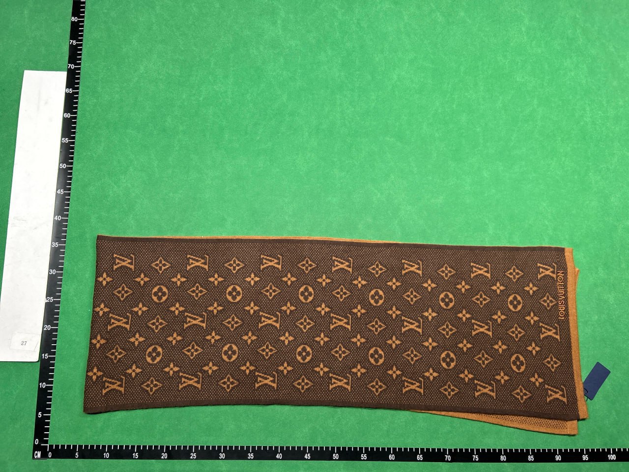   Louis Vuitton Scarf -4
