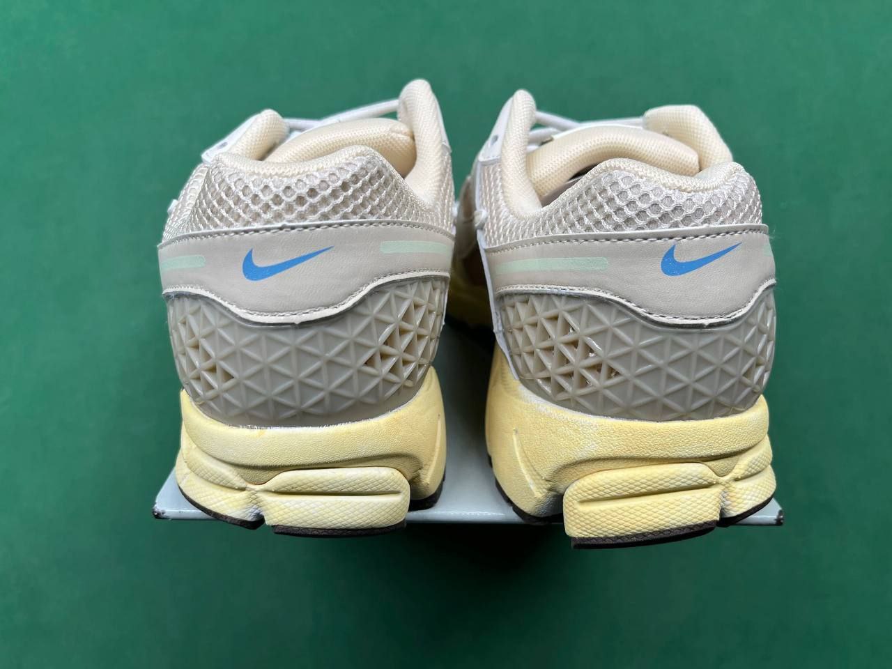 Nike Zoom Vomero 5 -5