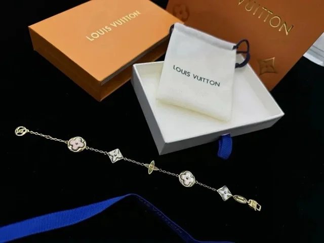  LV  bracelet