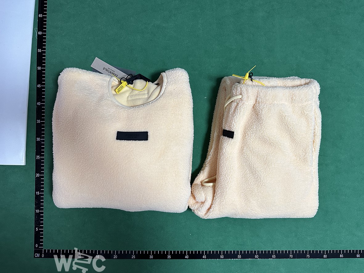  Essentials Tracksuit -4