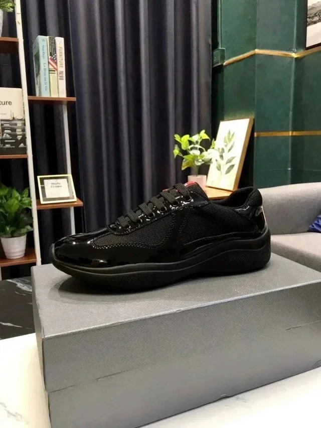 PRADA patent leather lace-up d