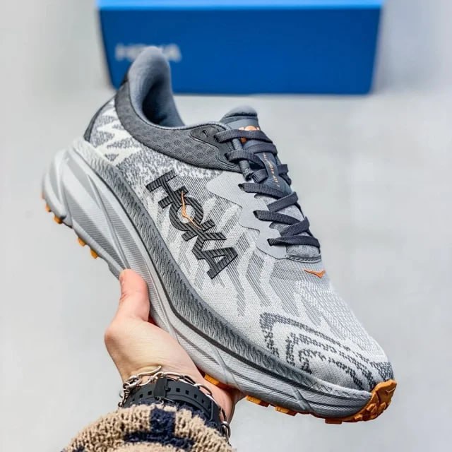 HOKA sneaker1 -3