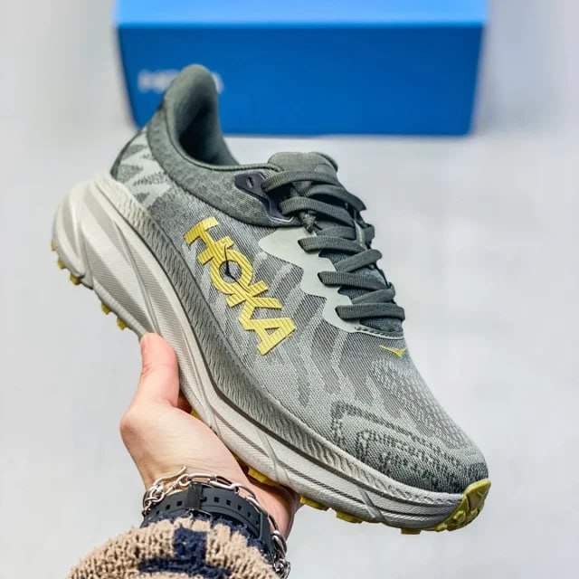 HOKA sneaker1 -4