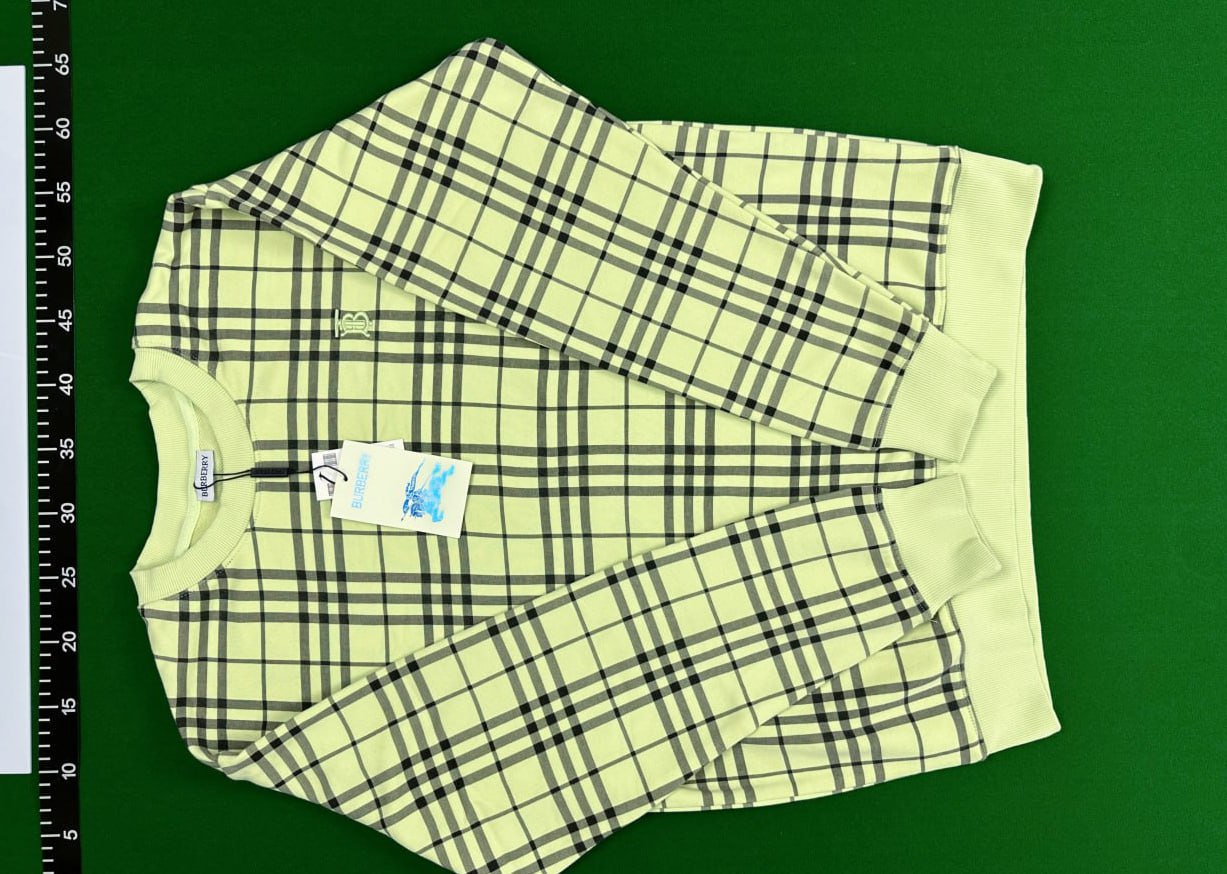 Burberry Sweater2 -4