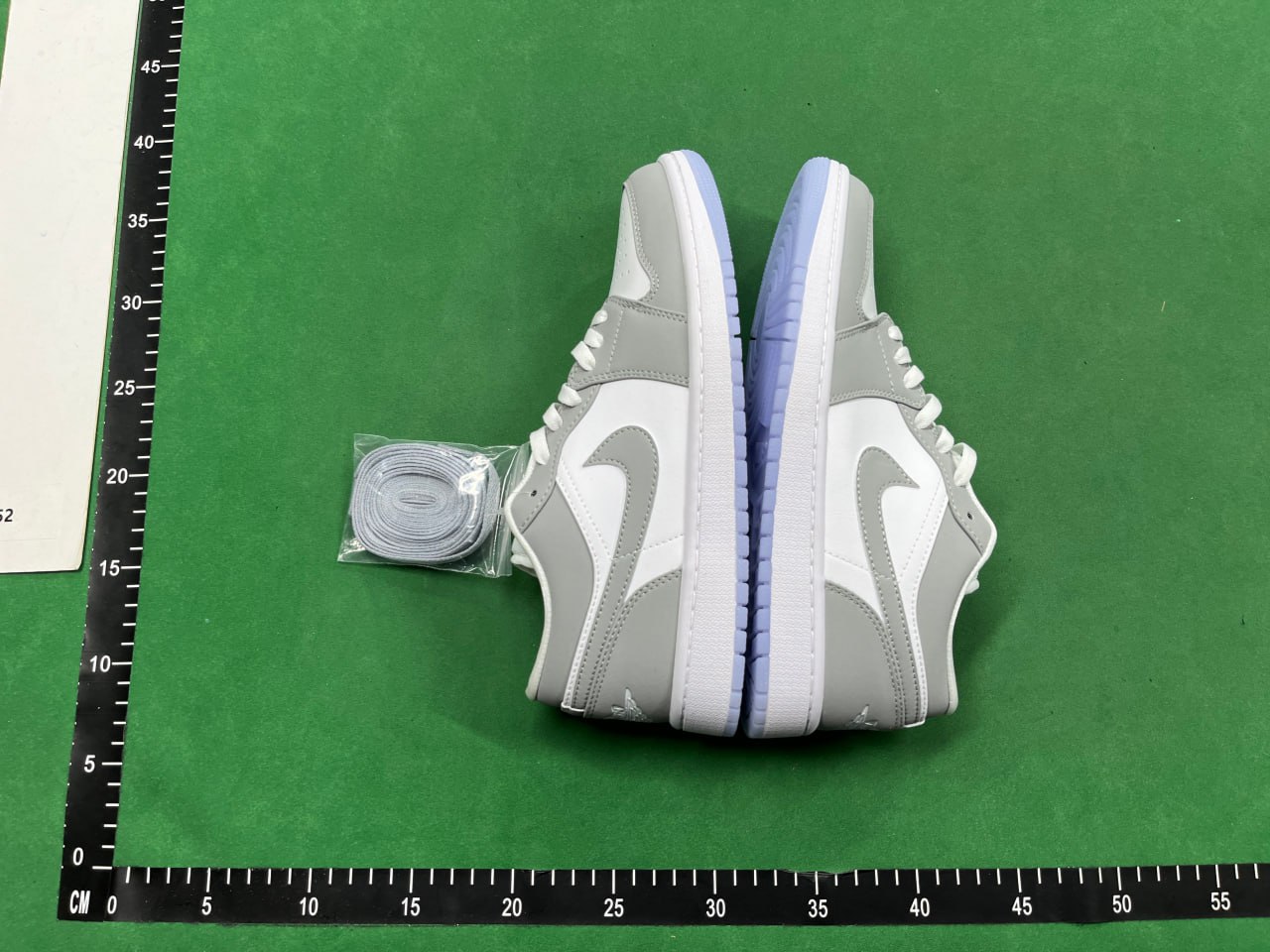  W-AJ1 Low-1 -3