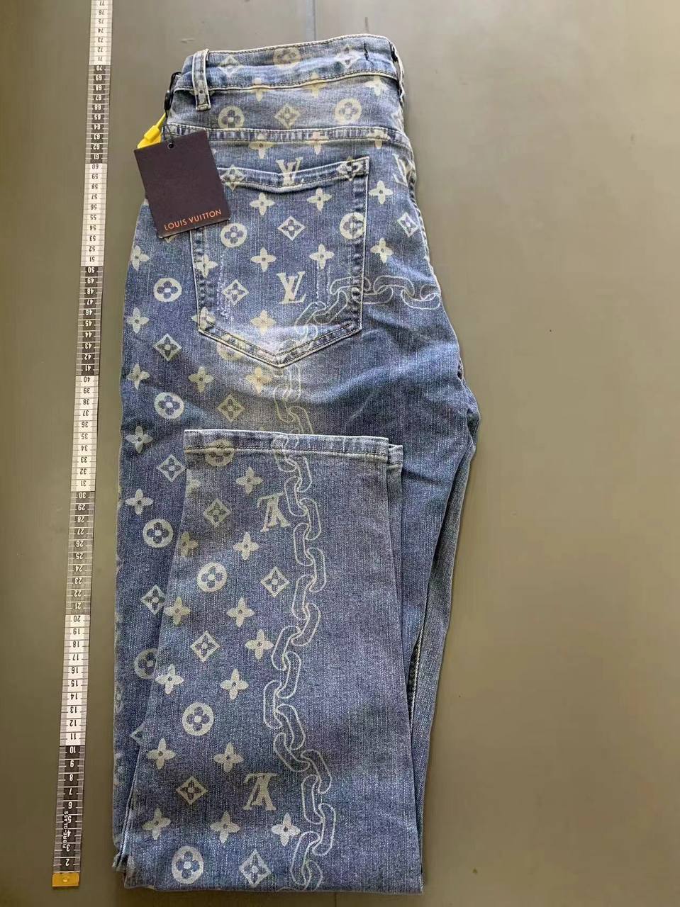 LV Jeans1 -3