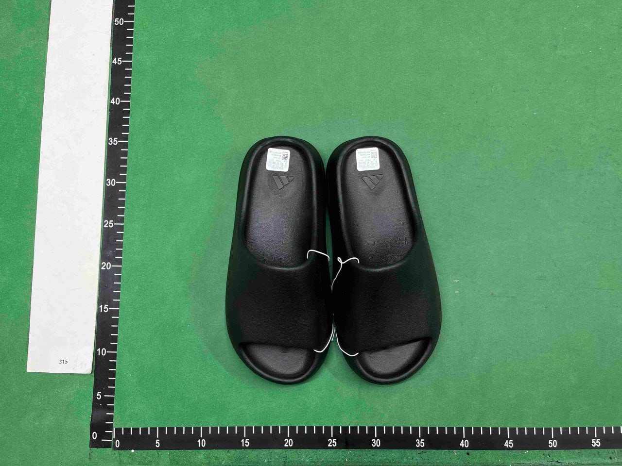   Adidas Yeezy Slide Slippers [15 styles] -4