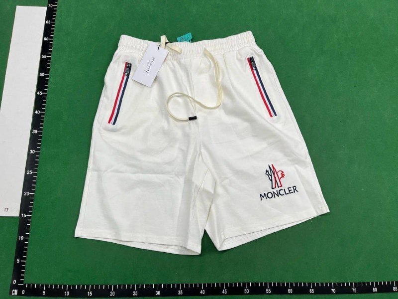 Moncler shorts  (23 CP) -3
