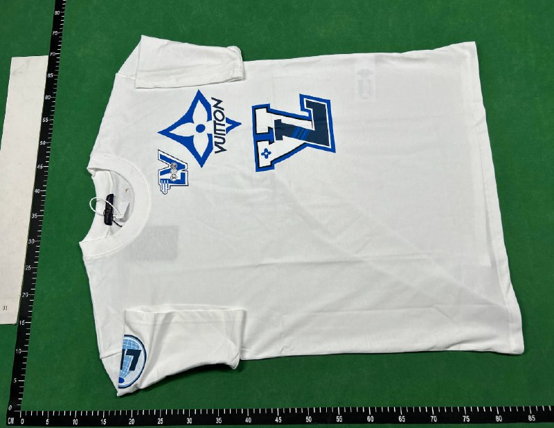   Louis Vuitton T-shirts  -5