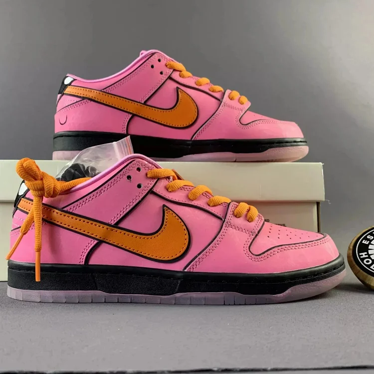   NIKE SB DUNK LOW