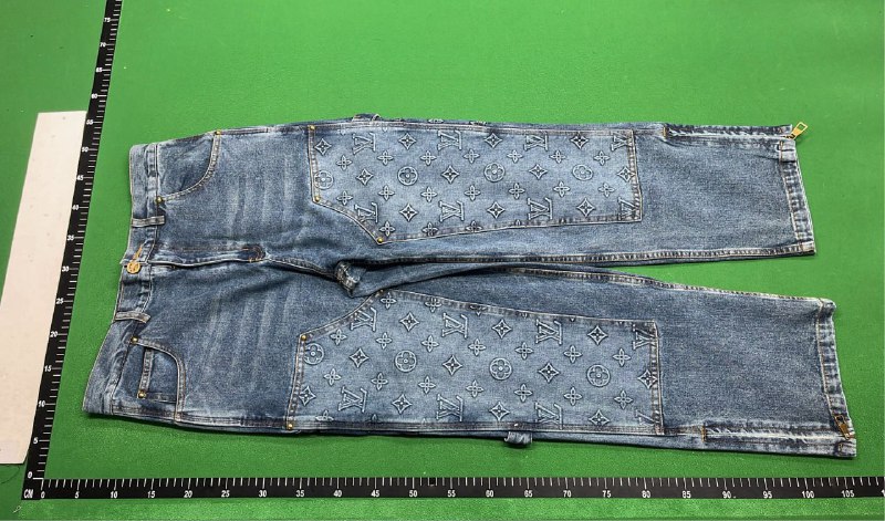 Louis Vuitton Pants  -4