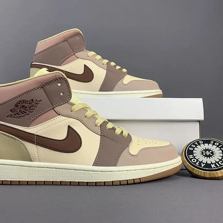 NIKE AIR JORDAN 1