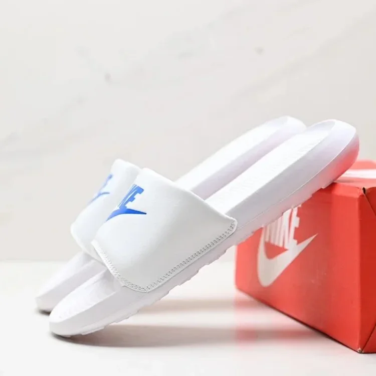 NIKE slippers
