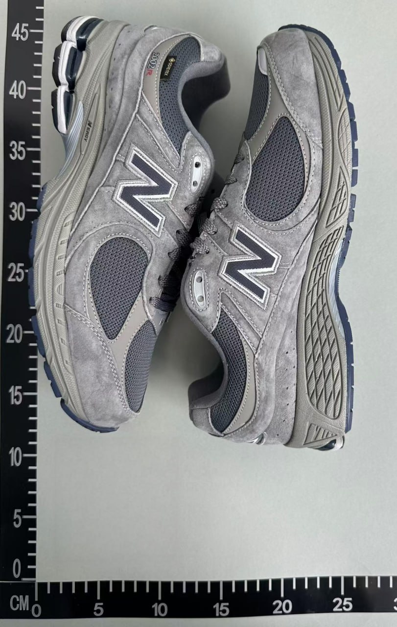 New Balance 2002R -3