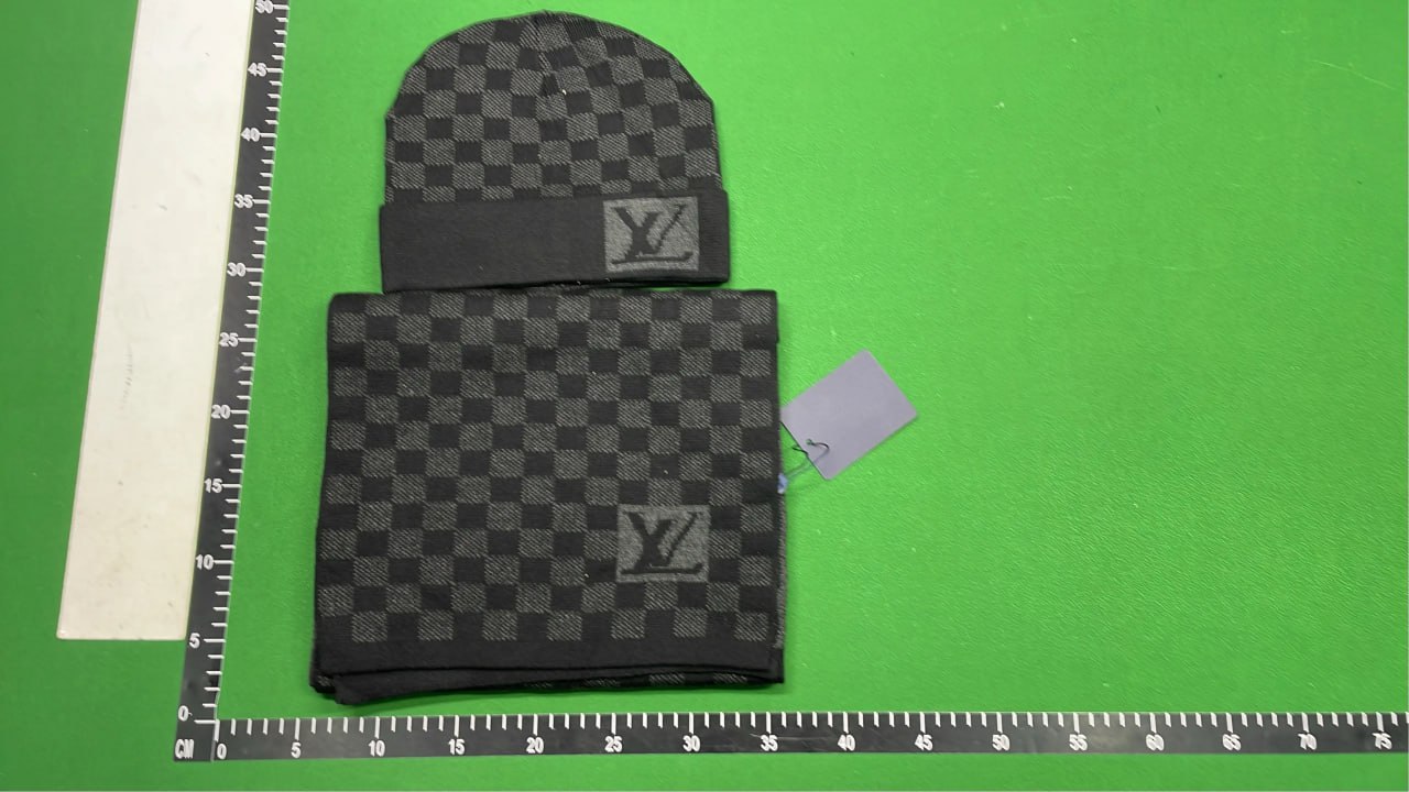  Louis Vuitton Monogram Beanie & Scarf [20 styles] -3